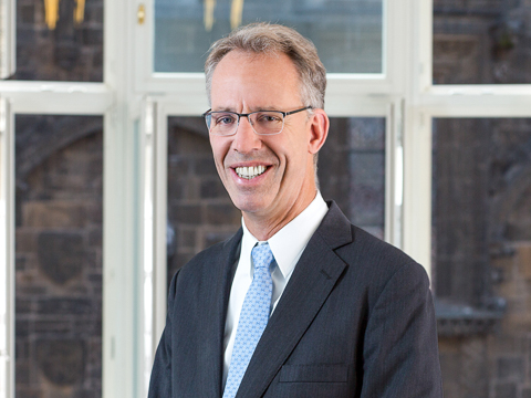 Dr. Erwin Hanslik, MRICS