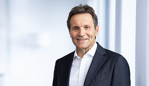 Dr. Christian Frank, Licencié en droit (Paris II / Panthéon-Assas)