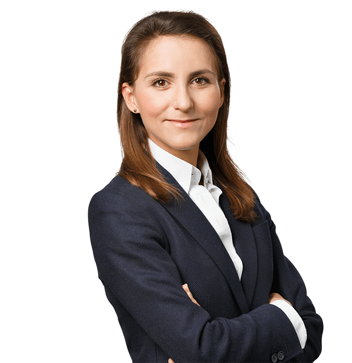 Pia Thress, Maître en Droit (Paris II)