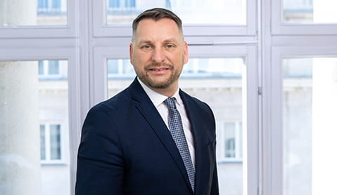 Ákos Mátés-Lányi, LL.M., MRICS