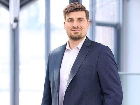 Maximilian Höving | Guest Speaker