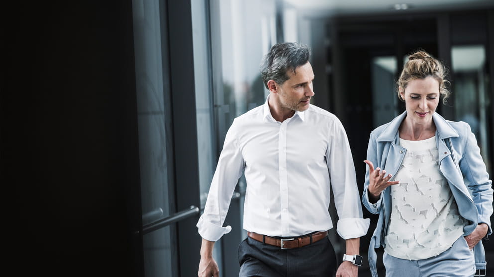 businesspeople-talking