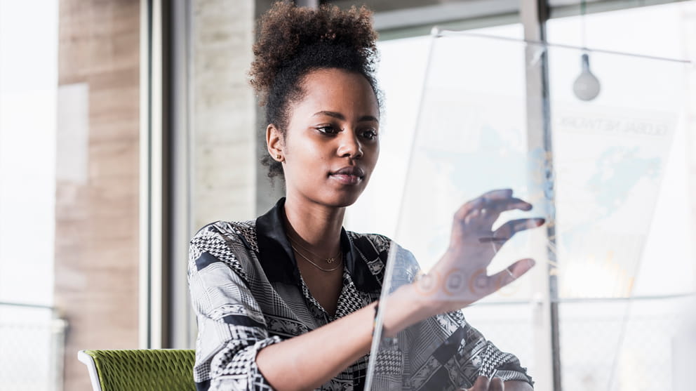woman-with-laptop